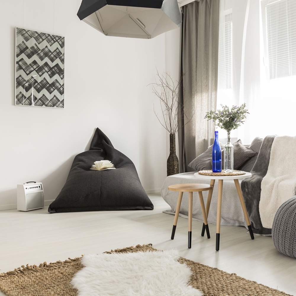 室內設計是指為滿足一定的建造目的（包括人們對它的使用功能的要求、對它的視覺感受的要求）而進行的準備工作，對現有的建築物內部空間進行深加工的增值準備工作。目的是為了讓具體的物質材料在技術、經濟等方面，在可行性的有限條件下形成能夠成為合格產品的準備工作。
